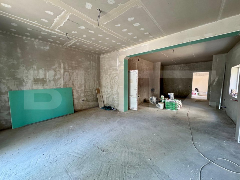 Spatiu birou/comercial, 105 mp, Piata Hermes