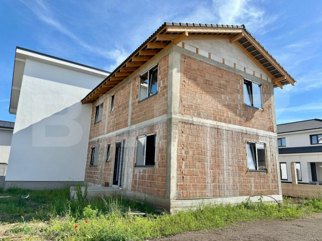Duplex la rosu, 4 camere , 119 mp, teren 314 mp, zona Micest