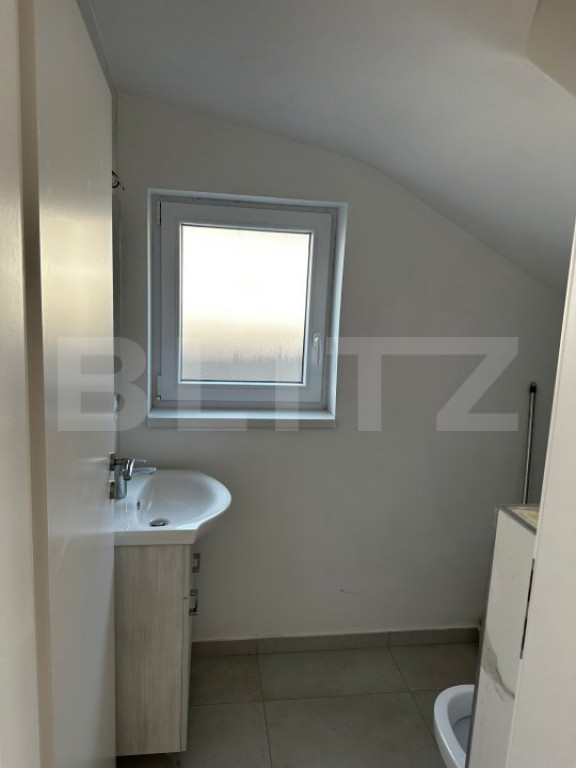 Casa individuala 120 mp, 4 camere, living, 3 bai, Oarda de