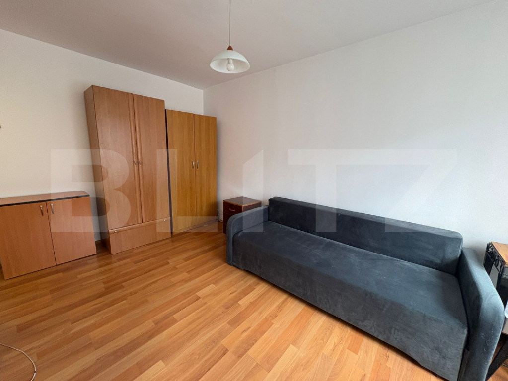 Garsoniera, 22 mp, etaj intermediar, zona Bucium