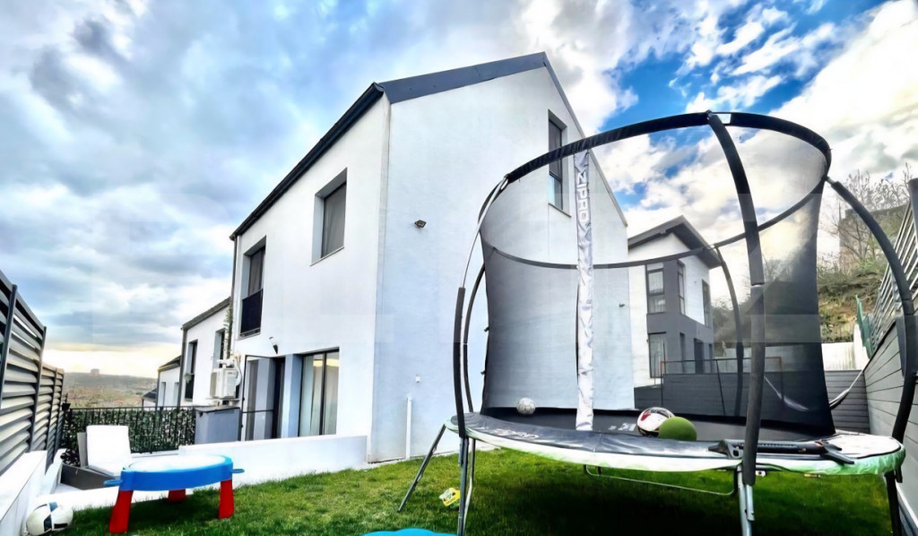 Duplex de lux, ultrafinisat, zona Borhanci!