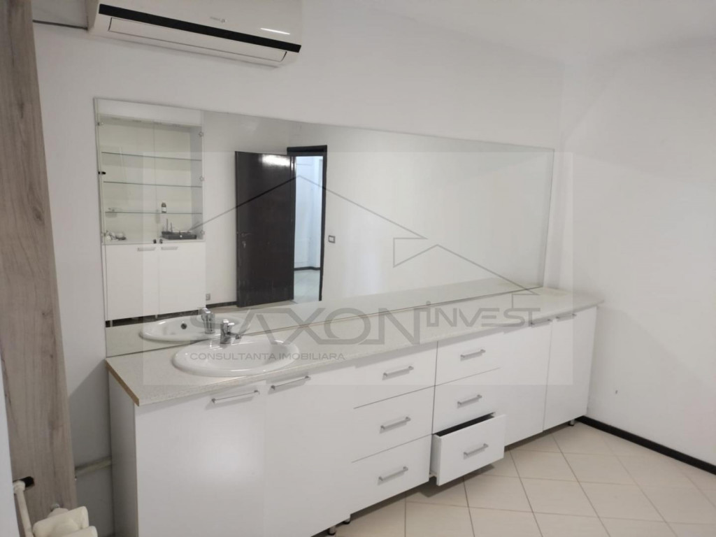 Vitan- Mall, spatiu comercial - parter bloc, 90 mp