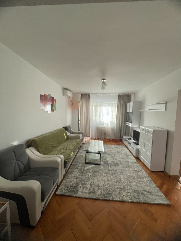 Apartament de inchiriat, zona Miorita