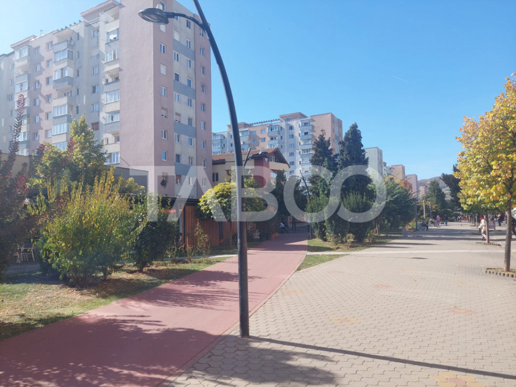 Spatiu comercial 66 mpu utilitati vad pietonal zona Cetate A