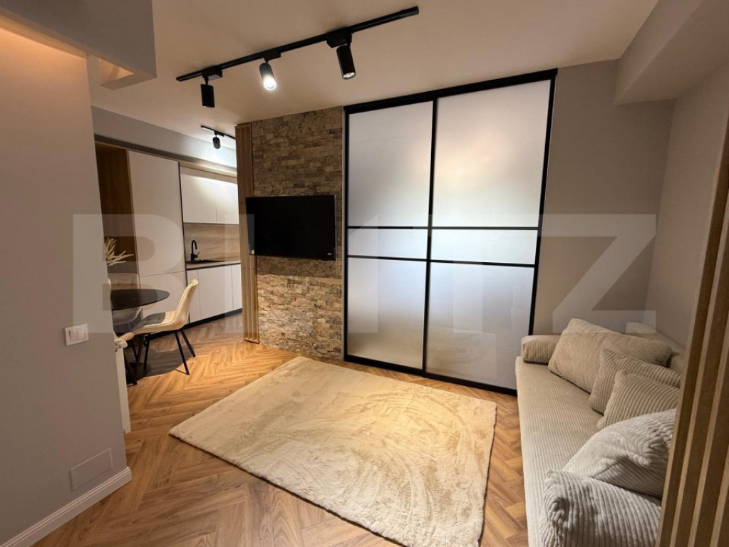 Apartament la cheie, 2 camere, semidecomandat, nou, parcare,