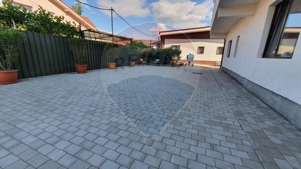 Apartament 3 camere NOU(cel mai mic pret/mp + parcare gra...