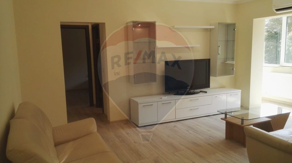 Apartament cu 2 camere de închiriat în zona Ultracentral