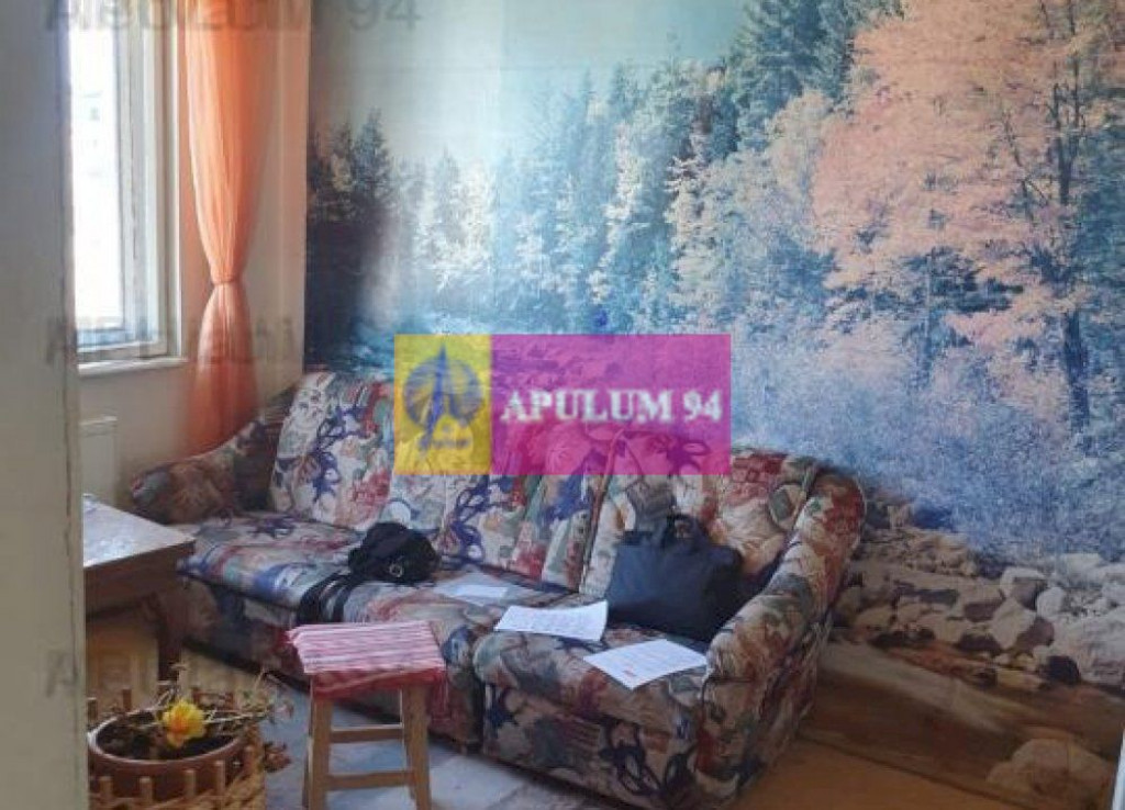 Apartament cu 3 camere de vânzare în Câmpina