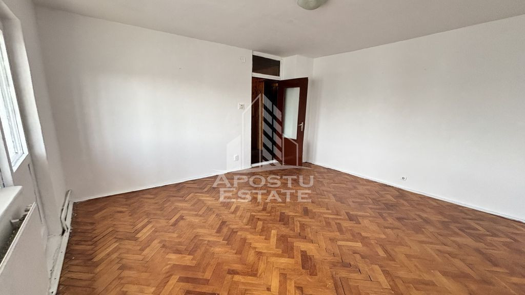 Apartament cu 2 camere transformat in 3, centrala proprie...