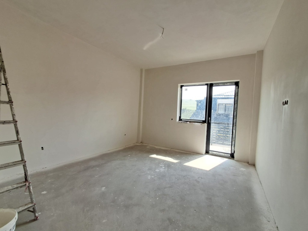 Apartament 2 camere decomandate 60 mp, etaj 1,2 balcoane 18 mp Apahida