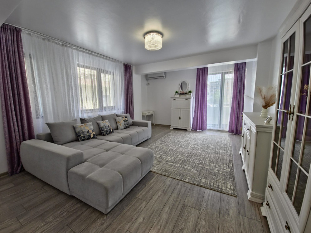 Tomis Plus apartament 2 camere decomandat cu lift si loc de