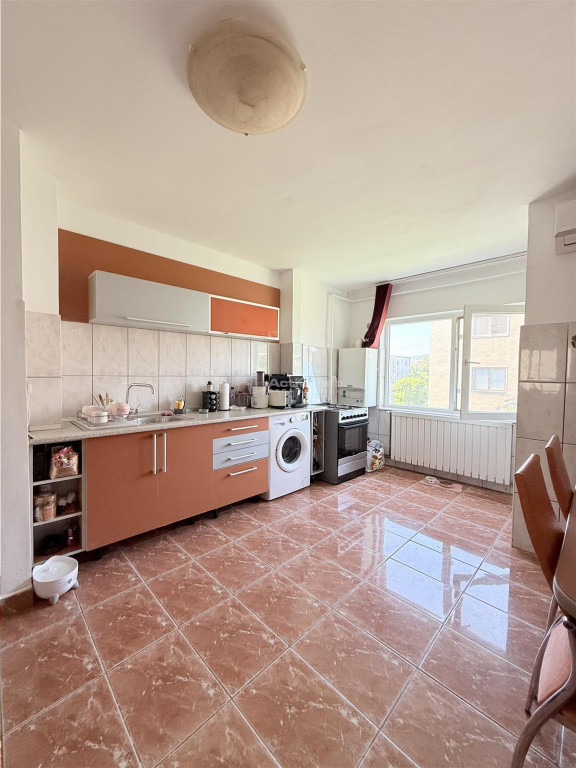 2 camere - Kogalniceanu - Etaj 3