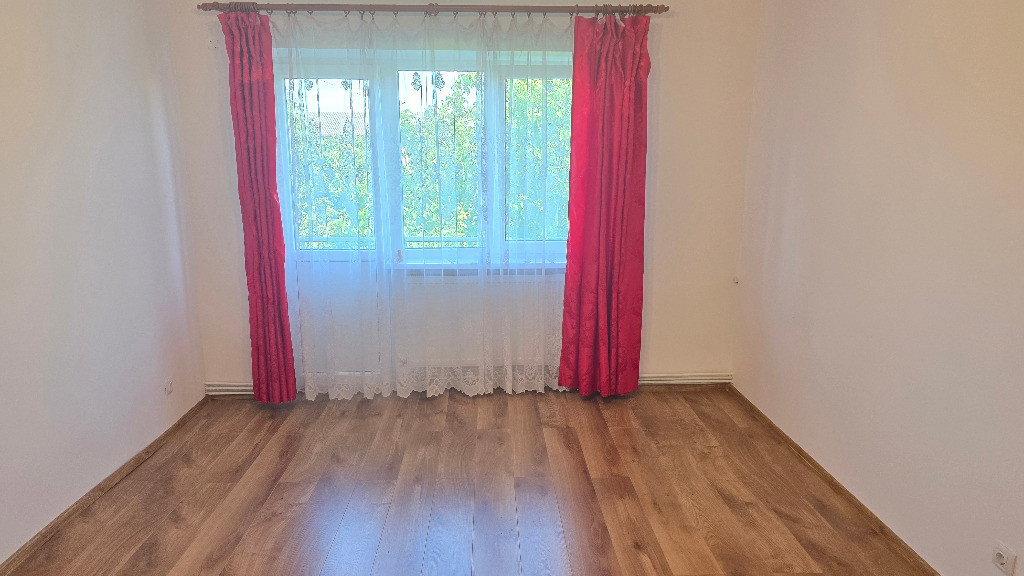 Vand apartament 2 camere in Deva, zona Zamfirescu (Pacii),