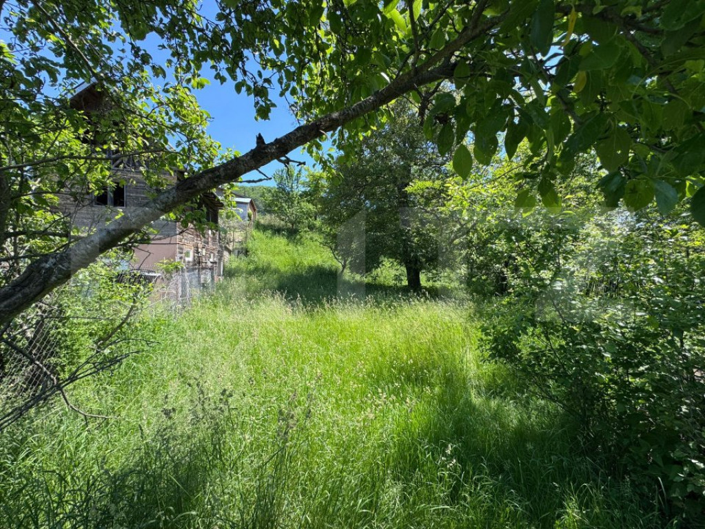 Visează-ți casa de vacanță aici – Teren în Bezdead de