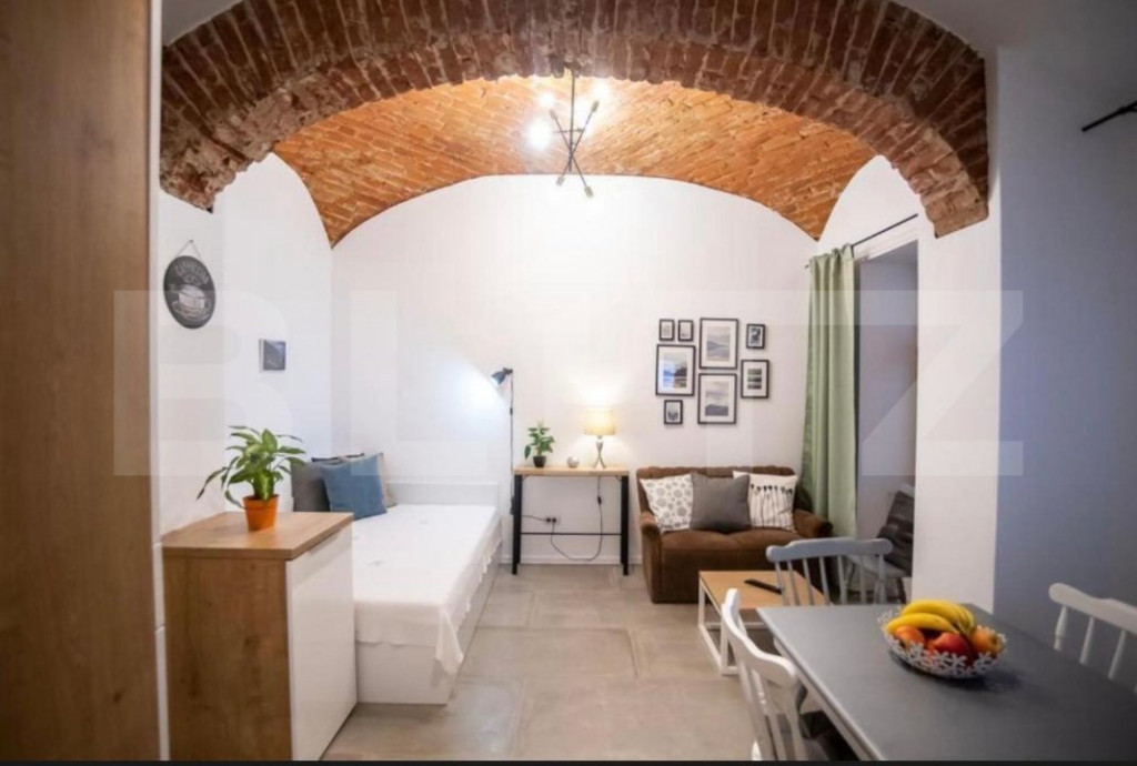 Clădire de patrimoniu din secolului XIX, de vanzare, zona