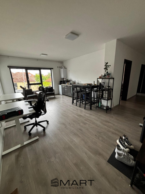 Apartament 3 camere decomandate zona Calea Dumbravii