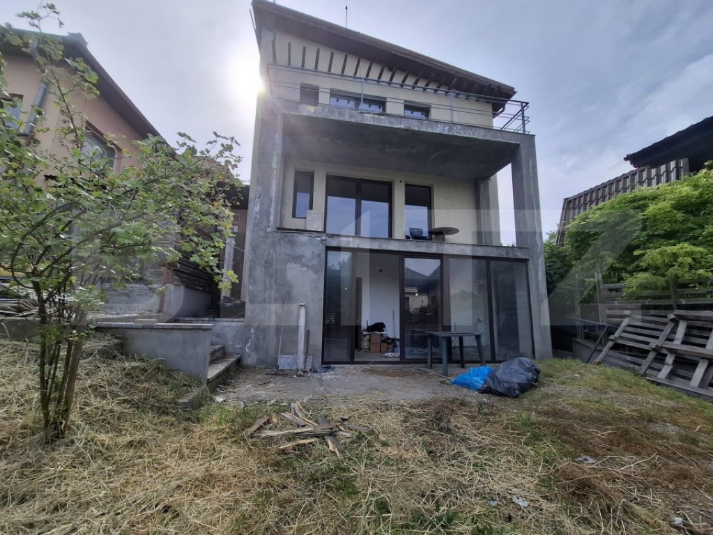 Casa individuala de vanzare, cu 6 camere, 229 mp, zona Andre