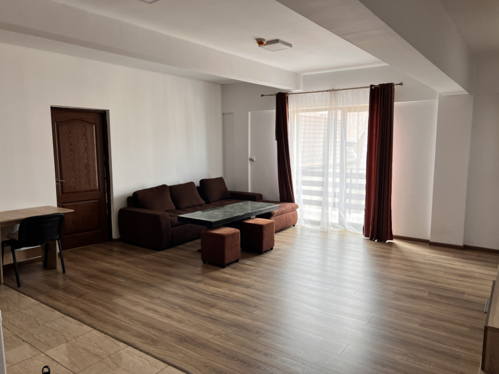 Ap 2 camere spatios et 2 balcon mare