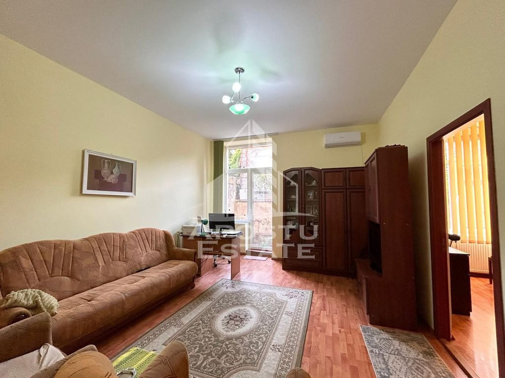 Apartament 2 camere, in Piata Maria si terasa cu acces pr...
