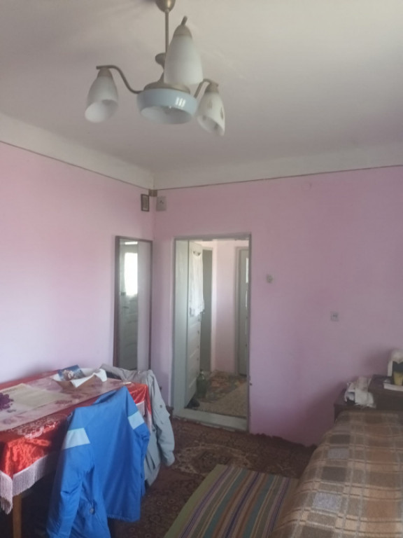 CASA 2 CAMERE, BUCATARIE, BAIE, TOATE UTILITATILE, TARGU FRU
