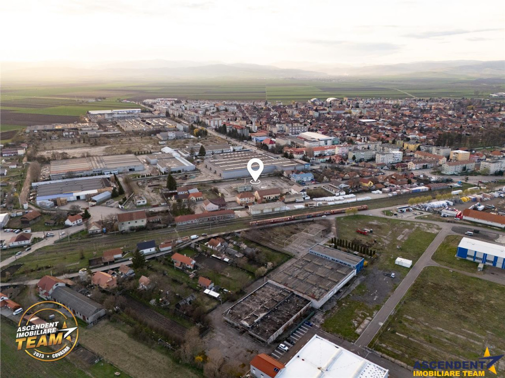 Teren generos,acces din DN11 edificiu, renumit,existent,inve