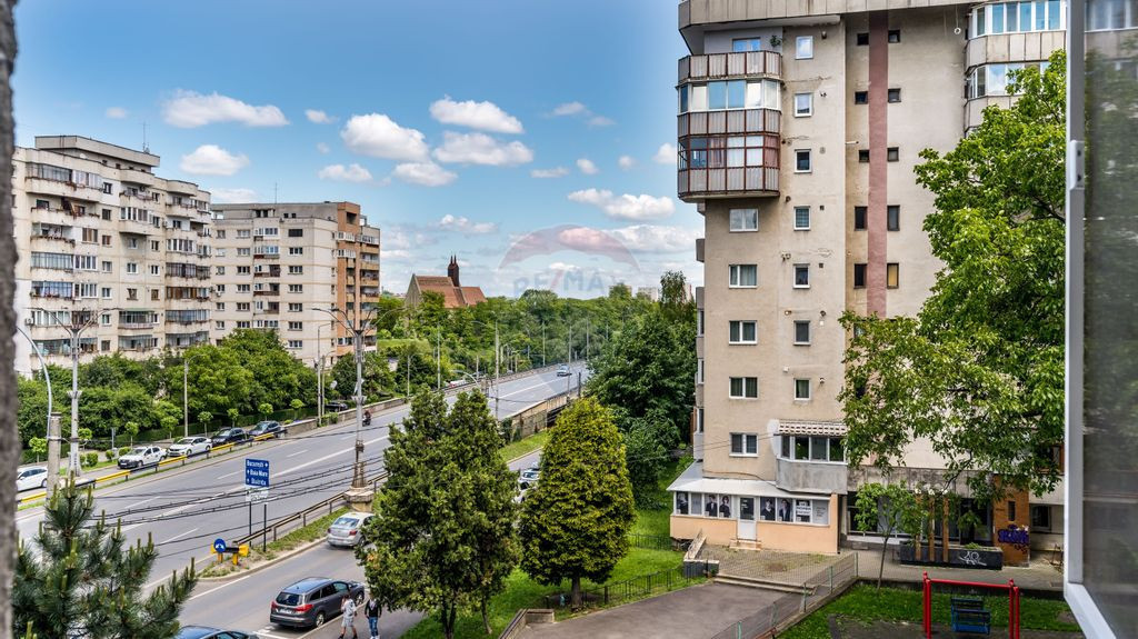 Apartament 4 camere, de vanzare, zona Manastur