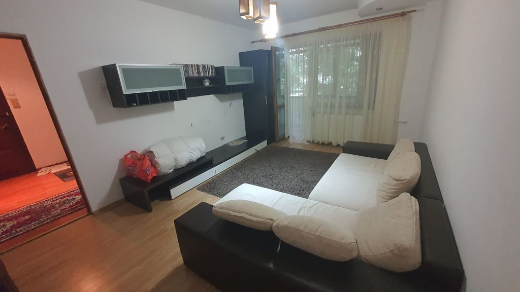 Berceni Piata Sudului Oltenitei 3 cam etaj 1