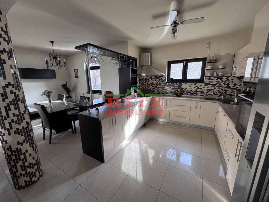 Vila cocheta P 1E POD, teren 507mp, zona Ultracentrala!