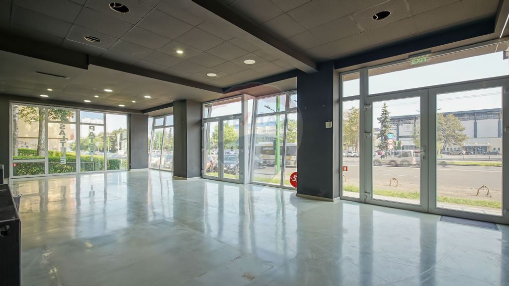 Spațiu comercial de închiriat zona Garii, vitrina pe do...