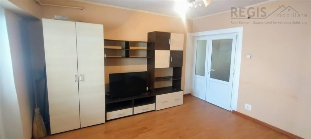 Garsoniera decomandata si spatioasa Unirii central