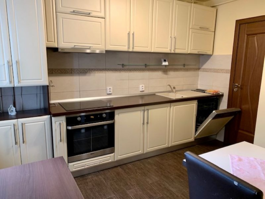 AA/804 De închiriat apartament cu 4 camere în Tg Mureș - Tudor