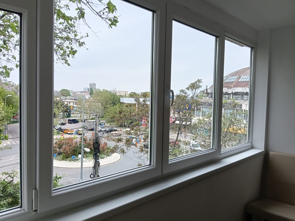 Apartament 3 camere renovat Piata Delfinului