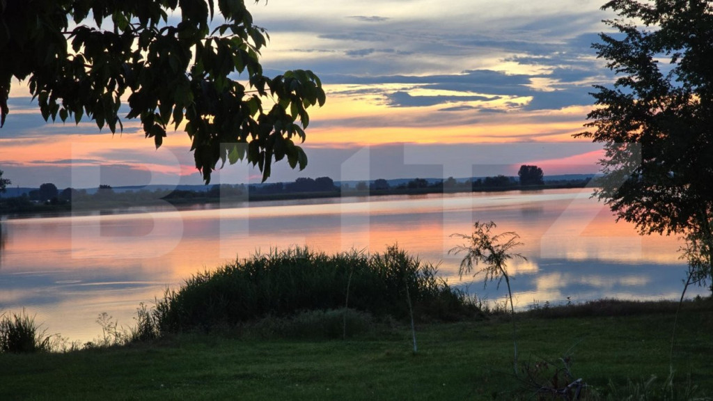 Teren intravilan, de vanzare, 2276 mp, zona lacul Geormane