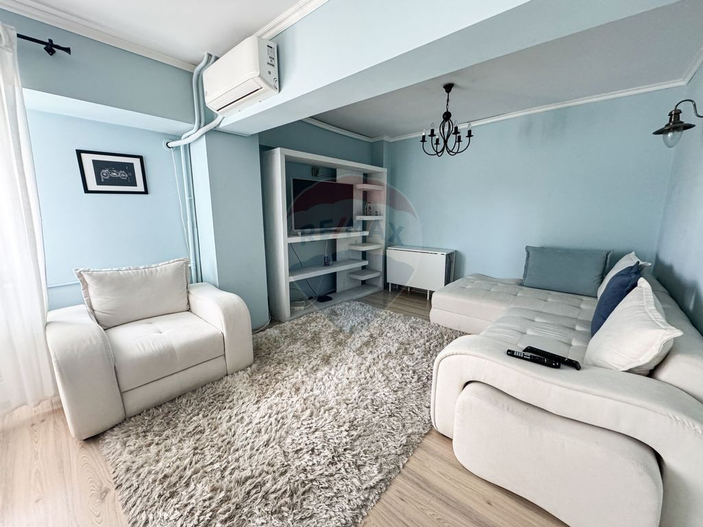 Apartament cu 3 camere spatios in Piata Romana cu 2 bai