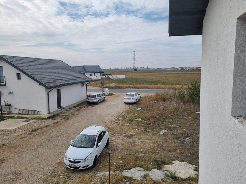 Vila semifinisata 4cam/3bai/incalzire pardos-pompa caldur...