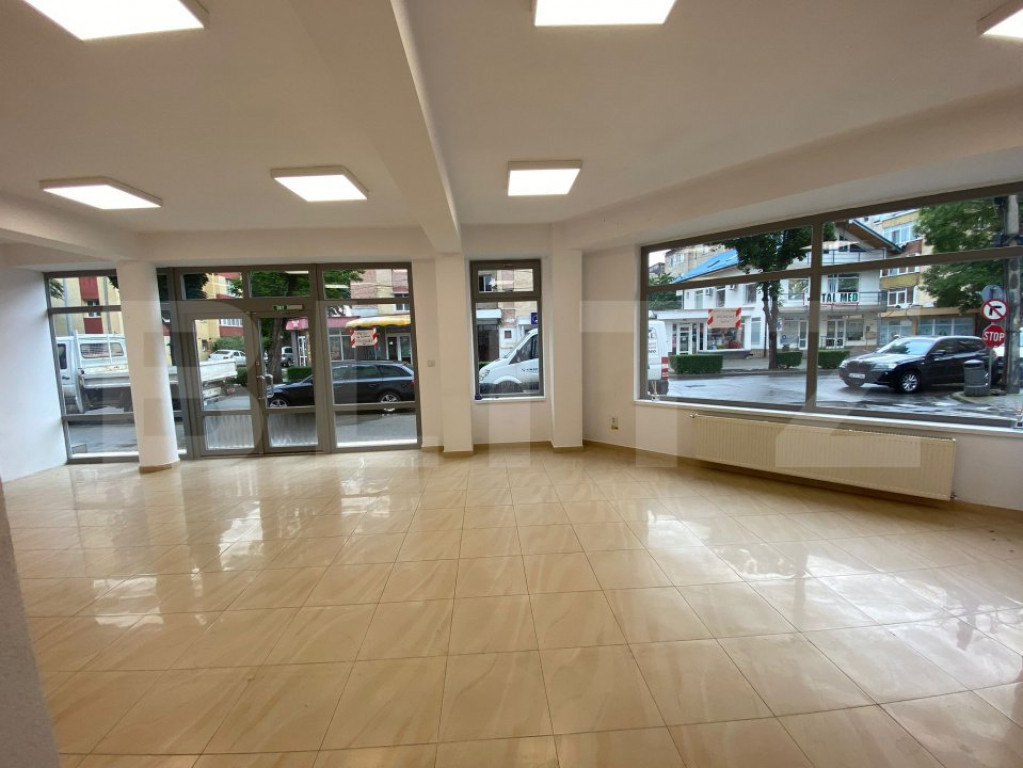 Spatiu comercial, de inchiriat, 90 mp, zona Cetate