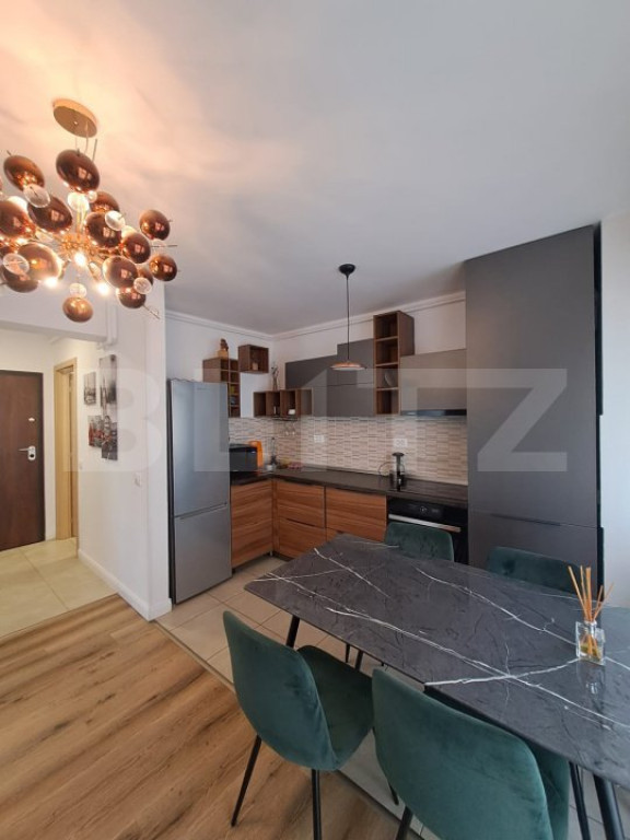 Apartament de vanzare, cu 2 camere de lux, 90 mp, zona Cores