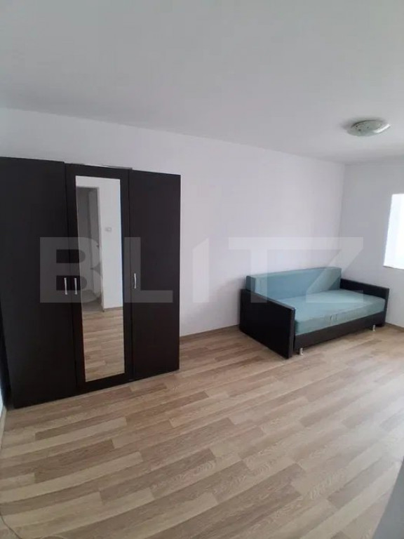 Garsoniera de vanzare, 28 mp, zona Vasile Aron
