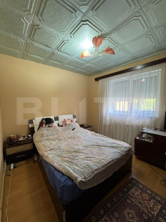 Apartament cu 3 camere, decomandat, zona Parcul Teilor