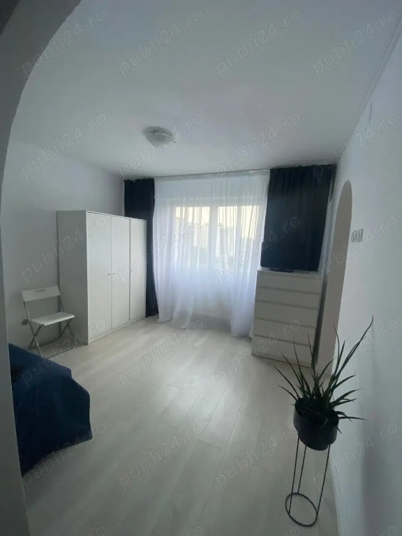 Piata sudului metrou aleea secuilor etaj 8