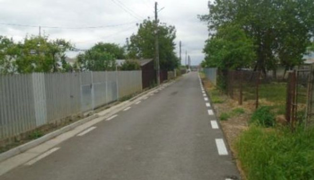 Cota de 1/2 din casa si teren situate in Loc. Cosmesti, j...