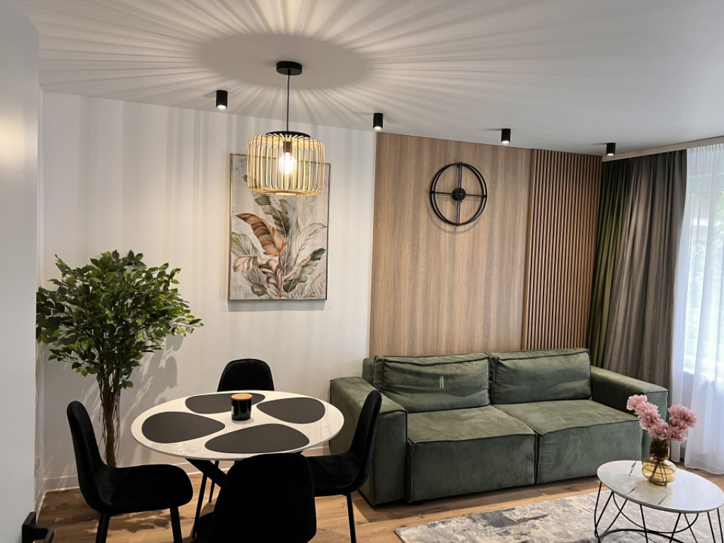 Apartament nou spatios str. luptei et 1