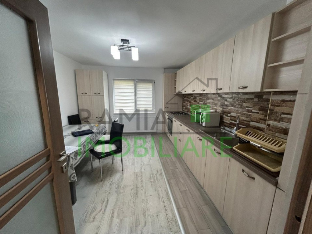 Apartament 3 camere Decomandat