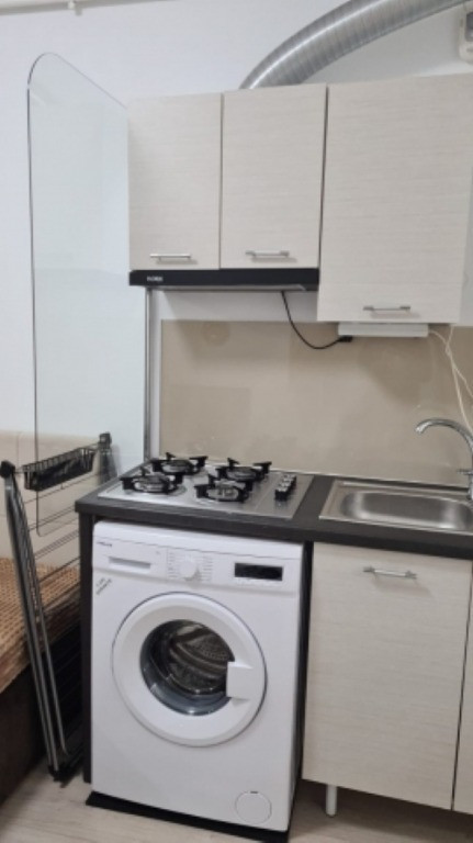 Inchiriez garsoniera, 25mp, Onesti, mobilata si utilata, 220euro