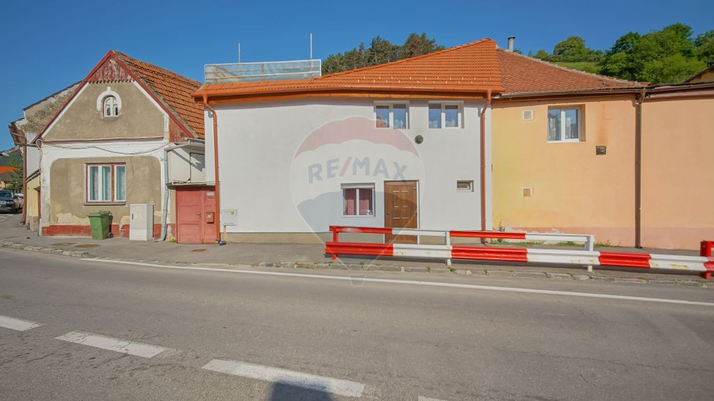 ANTECONTRACT CORP DE CASA |3 CAMERE| TERASA CU PRIVELISTE