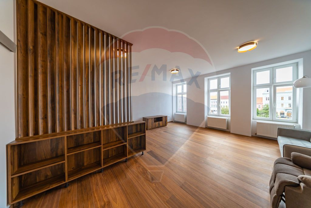 Apartament ultracentral cu panoramă spre Piața Avram Iancu