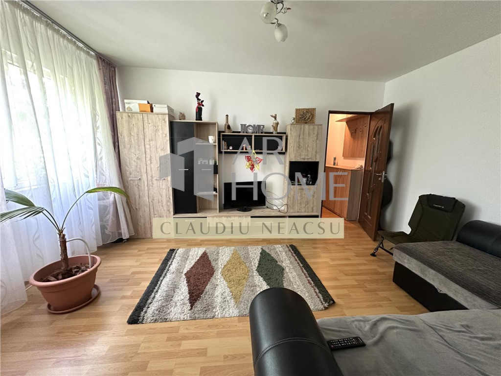 Apartament 2 camere, nedecomandat, zona Malu Rosu