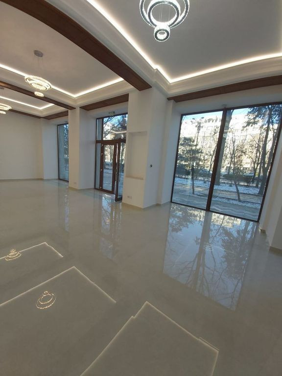 Unirii- fantani, suprafata 97 mp