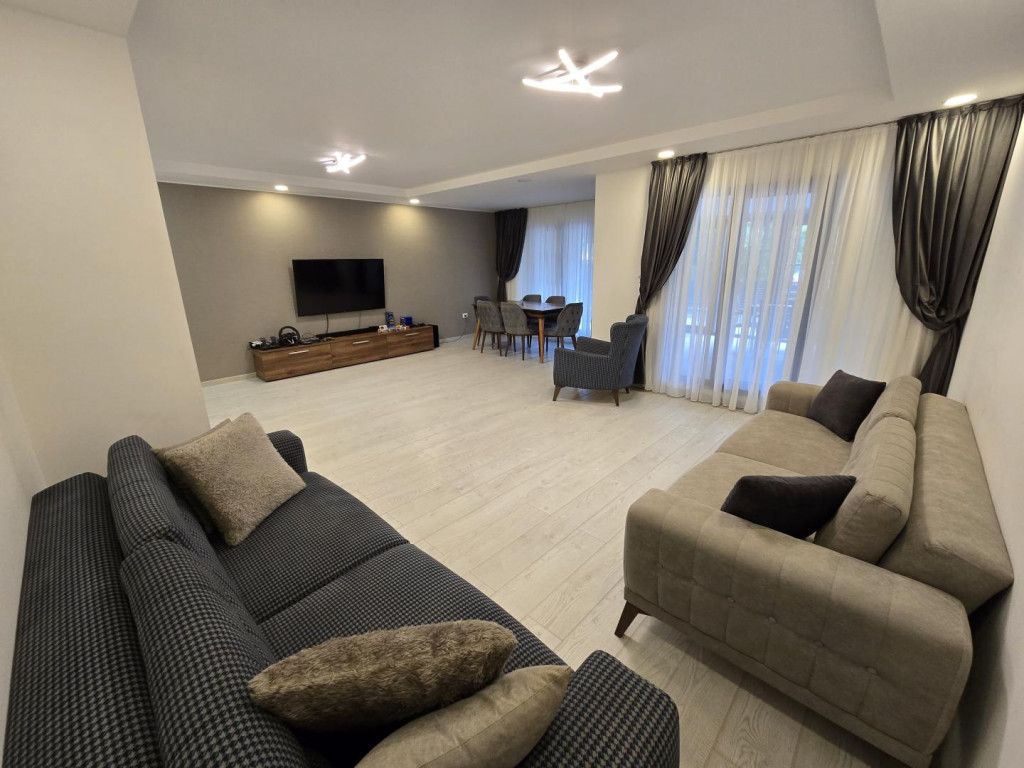 Casa cu 4 camere si 3 bai COSMOPOLIS