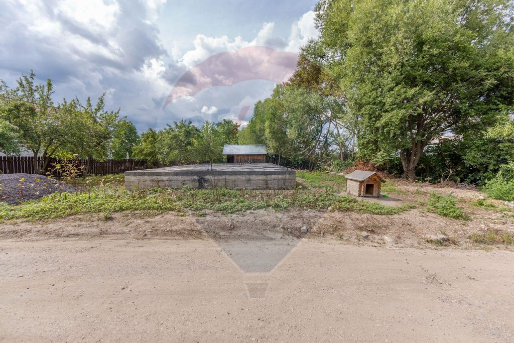 Teren intravilan cu fundație, proiect de casa, Avram Ian...